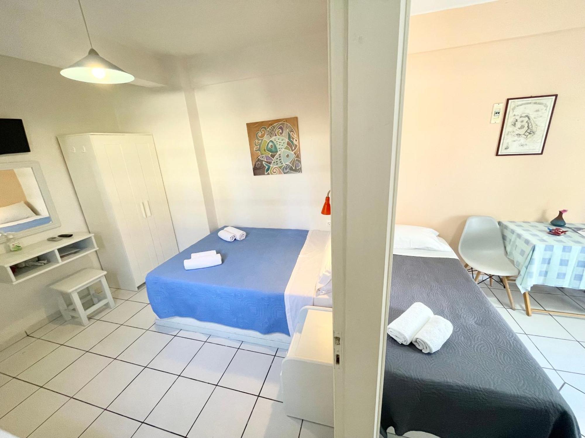 Asterias Mini Coastal Apartments 佩里沃罗 外观 照片