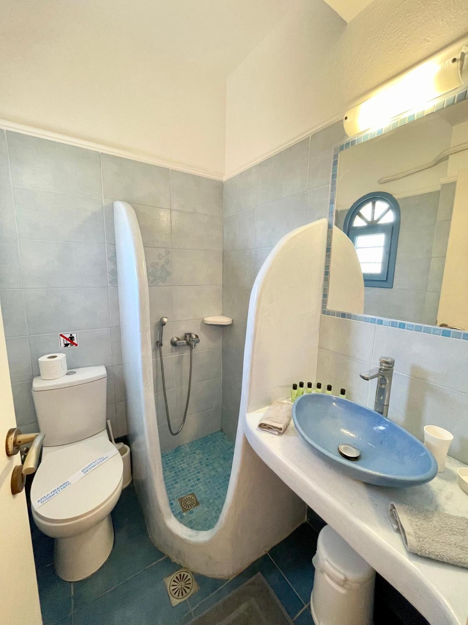 Asterias Mini Coastal Apartments 佩里沃罗 外观 照片
