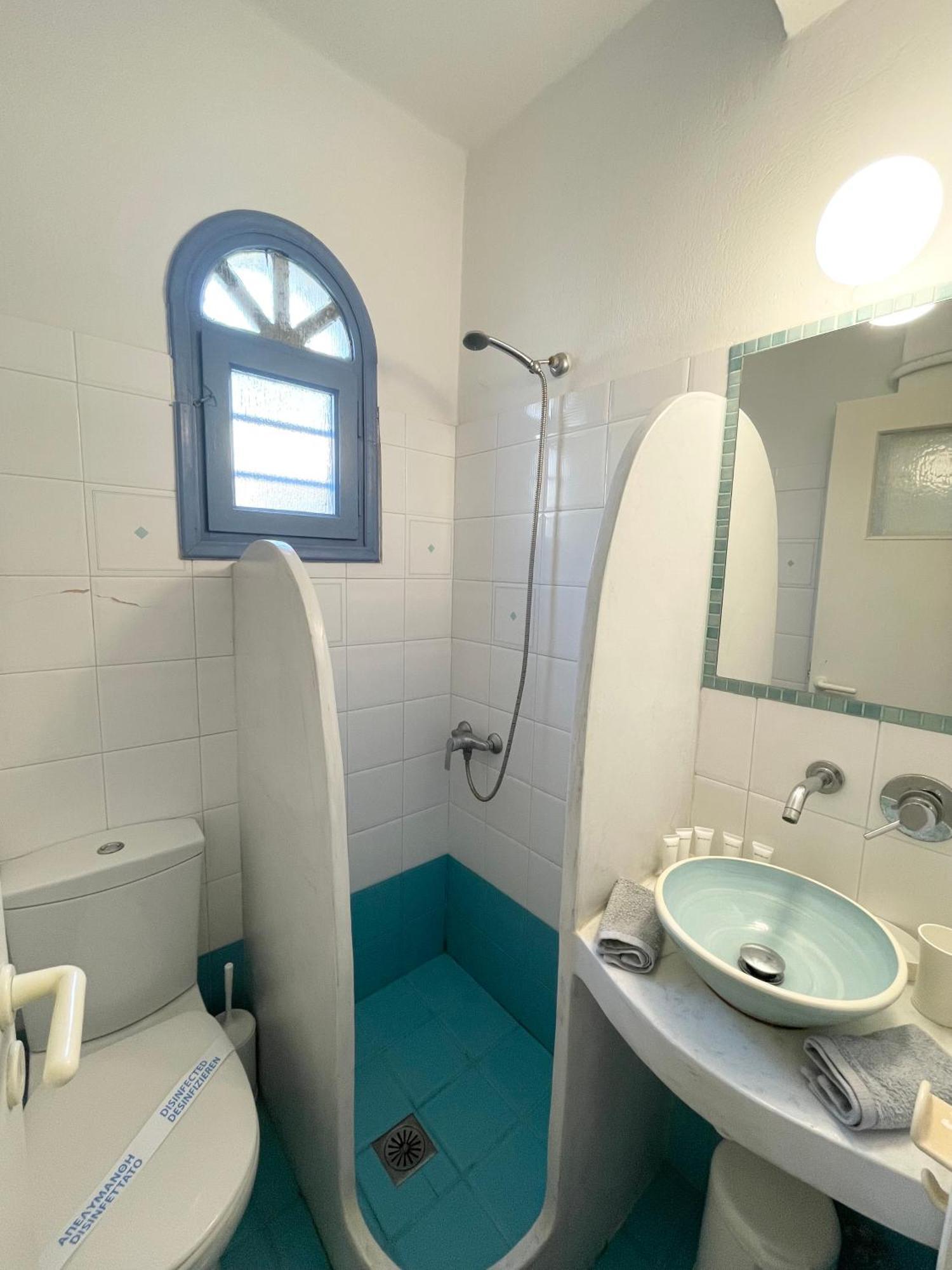 Asterias Mini Coastal Apartments 佩里沃罗 外观 照片