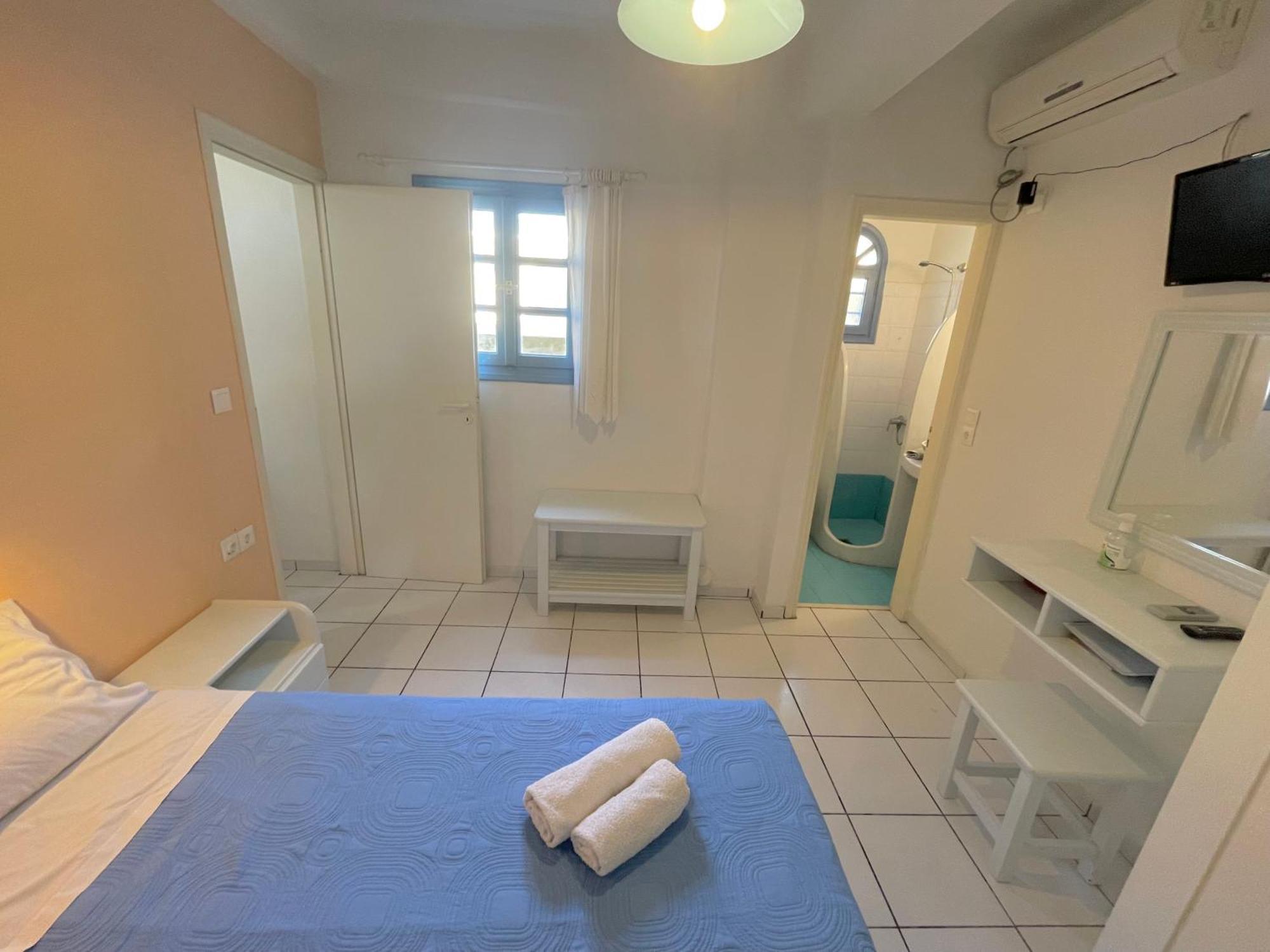 Asterias Mini Coastal Apartments 佩里沃罗 外观 照片