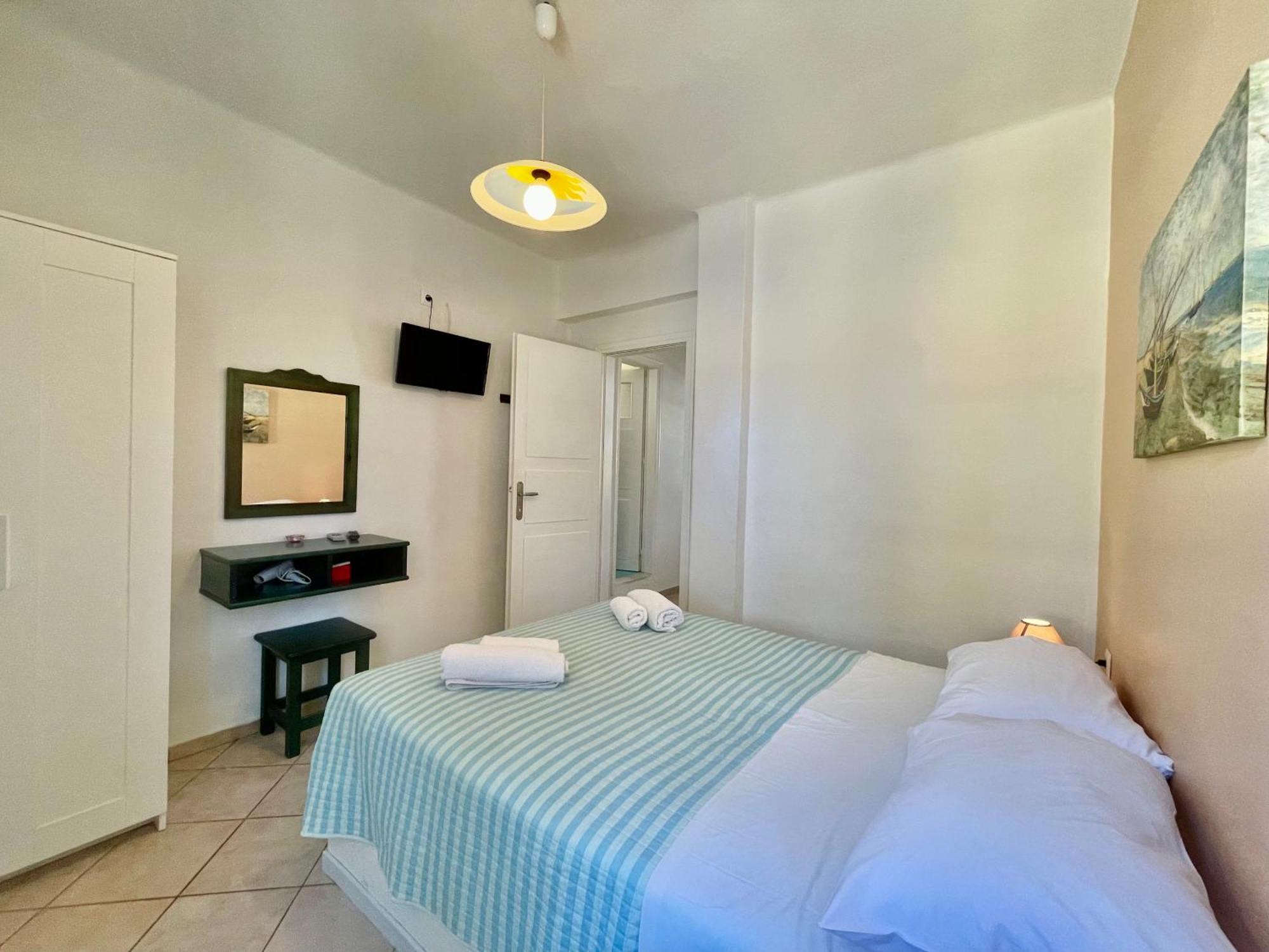 Asterias Mini Coastal Apartments 佩里沃罗 外观 照片